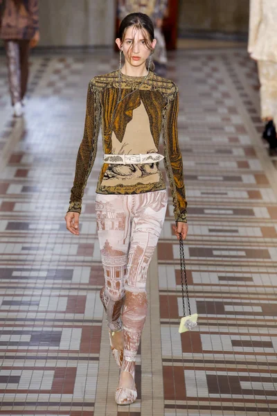 Look 33